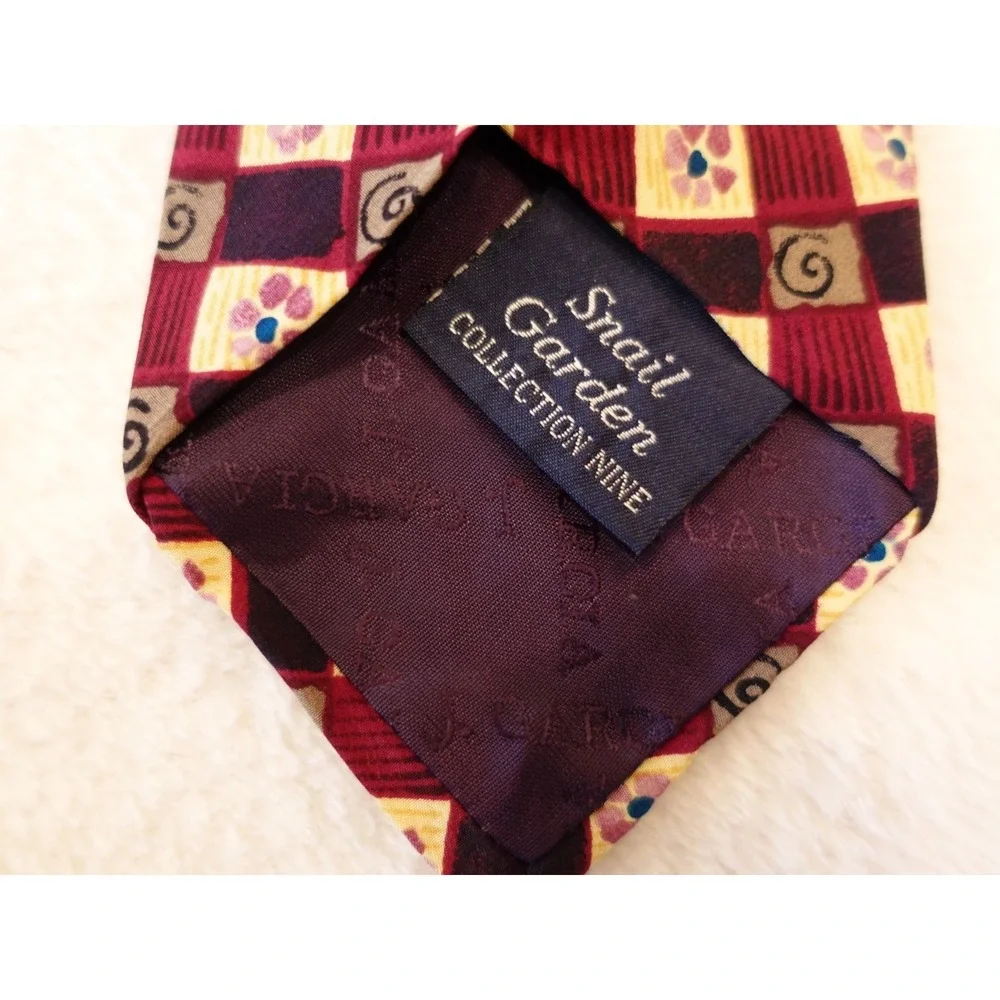 J. Garcia Collection‎ 100% Silk Tie Snail Garden Blue Red Yellow Limited Nine
